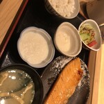 Akasaka Gohandokoro Meshiikoka - サーモンハラス定食