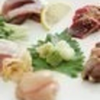 鳥刺しに自信あり！本場鹿児島直送のさつま赤鶏です。