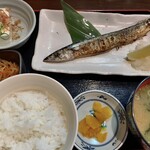 Mekikinoginji - 焼きサンマ定食（880円）
