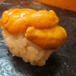 日本橋橘町　都寿司 - 蝦夷馬糞雲丹握り