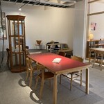 haluta bakery Oiwake - The purchased bread is placed in the center.