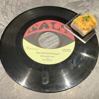 RESTAURANT SALT - サーモン × バターナッツ：サーモンのリエットとバターナッツ、マヨネーズ、クミンのフィンガー・フード