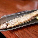 Minna Nakayoku Asu Gentaiga - 焼き秋刀魚