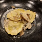 Trattoria Giuliese da emme - チーズたっぷりのラビオリにトリュフ