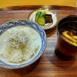 京料理 藤本 - じゃこごはんに栗が隠れている