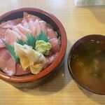 N Sushi - 醤油を使わずそのままが美味い。鉄火丼(上)3500円