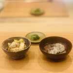 柚木元 - ⑪【〆1】
      ・ご飯1：松茸+銀杏の炊込みご飯
      ・止鍋2：昨年冬産熊ロース+雑キノコ6種の鍋