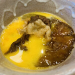 柚木元 - ⑪【〆1】
      ・止鍋1：今年秋獲れ熊ロース+松茸+雑キノコ2種（ハナイグチ、ヌメリセミタケモドキ）のすき焼き