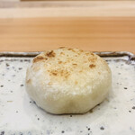 柚木元 - ④【凌ぎ】
      松茸（軸）とベシャメルソースのおやき