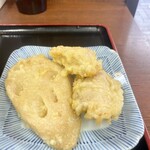 讃岐うどん いわい - れんこん天、とり天