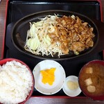 Miyako Shokudou - 2023年8月　国産豚の鉄板焼き定食　900円