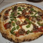 窯蔵 - 料理写真:日替わりピザ　サルシッチャとインゲン
合い挽き肉の自家製ソーセージ　1,298円