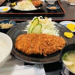 レストラン庄山 - 料理写真:とんかつ定食