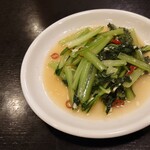 世界の山ちゃん - 青菜炒め(にんにくも塩加減もしっかりめちゃめちゃ美味しかった)