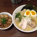 麺屋 くまがい - 料理写真:特製濃厚塩鶏そばと肉めし