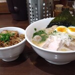 麺屋 くまがい - 特製濃厚塩鶏そばと肉めし