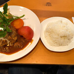 キッチン Oh!Way - Oh!Wat風 牛すじシチューかけハンバーグステーキランチ