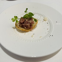 テストキッチンエイチ - アミューズ、三元豚のブルスケッタ