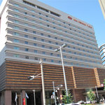 Kuraun Kafe - 博多駅正面(博多口)から歩いて5分位にある ANAクラウンプラザホテル(ANA CROWNE PLAZA FUKUOKA)。 旧博多全日空ホテルです。