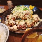 もり達 - ダブルチーズもも唐
唐揚げ7個 ご飯大盛り 味噌汁大盛りで880円。