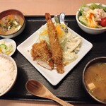 Futaba - 特製双葉御膳
                        平日ディナー10食限定1300円(税込)　揚げ物はミルフィーユの様なヒレカツと海老　豚汁、モツ煮、カニサラダ、お新香が付きます