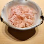 鮨 唐島 - 切りたてのシャリに削りたてのかつお節でたまごかけご飯