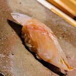 鮨 唐島 - カマスの昆布〆