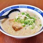 さつまラーメン - とんこつラーメン