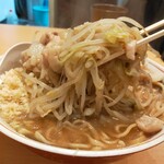 ラーメン二郎 - たっぷりなクタ野菜とゴワ麺のバランスが良い