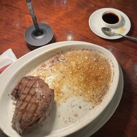 カルネジーオ イースト - 