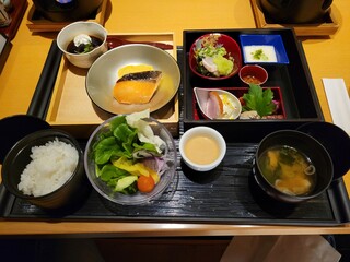 Nihonryouri Hanakidori - 軽井沢 白ほたる湯豆腐膳－和朝食膳－