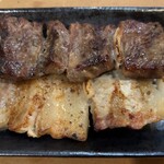 焼とり弁慶 - 料理写真:豚バラ串・牛サガリ串