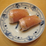 すし家 一柳 - 鰤・大根下ろしと山葵を巻いて