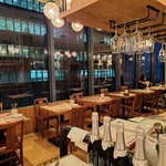 Bar Espanol LA BODEGA - 店内の様子。