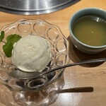 Yakiniku Ekuserento - デザートのアイス