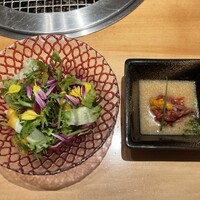 焼肉エクセレント 銀座店 - サラダと炙りトロロ
