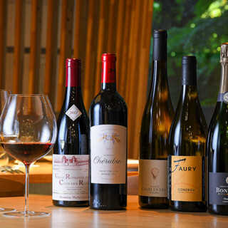 We offer 200 to 300 types of wine selected by our senior sommelier.