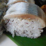 ごん太鮓 - 秋刀魚にゆかりご飯が合います