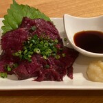 三岩 - 特上馬刺(赤身)980円(税抜)