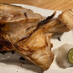 三岩 - カンパチのカマ焼き880円(税抜)