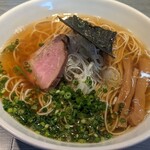 らぁめん 喜乃壺 - 煮干蕎麦醤油　細麺　低温調理チャーシュー