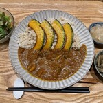 野菜とつぶつぶ アプサラカフェ - トマトカレー定食1,210円