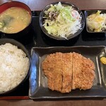 ぶぎうぎ - とんかつ600円