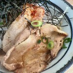 Gimmugi Seimen - 炙り豚バラ肉は4枚♪