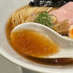 酒肴場 屯 - しっかり煮干し感にコクのあるカエシが絶妙