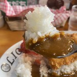 ライオンカレー - 中辛程度の辛さですね