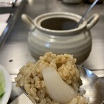 紅花別館 - カレー、ライス、らっきょう