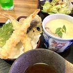 回転寿司喜楽 - 天ぷらと茶碗蒸し