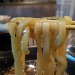 うどん屋KURO - 温かい　生姜肉肉うどん　1,000円