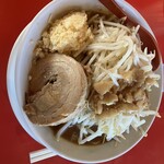 ボディブロー - 太麺　ラーメン　1000円　野菜、脂、ニンニク　普通